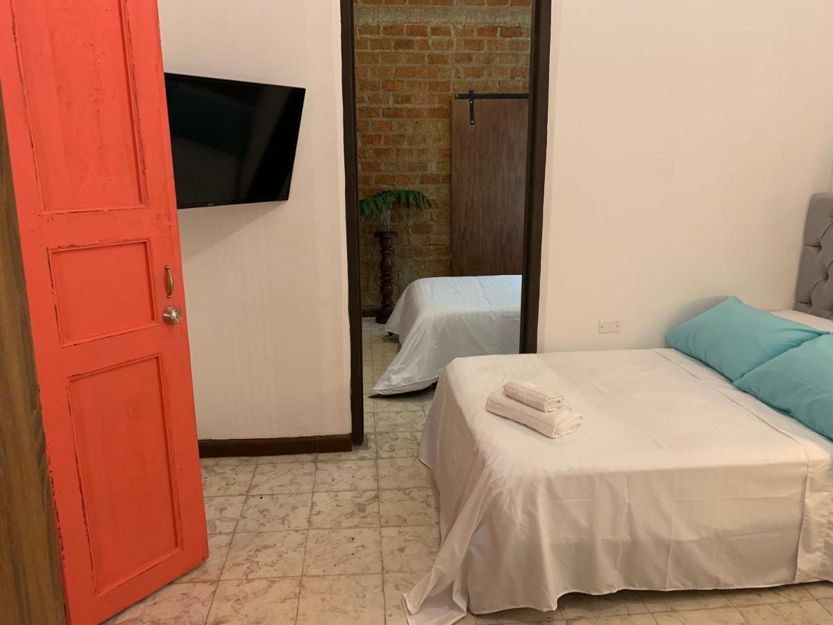 Casa Blanca San Antonio Hostal Boutique Cali Extérieur photo