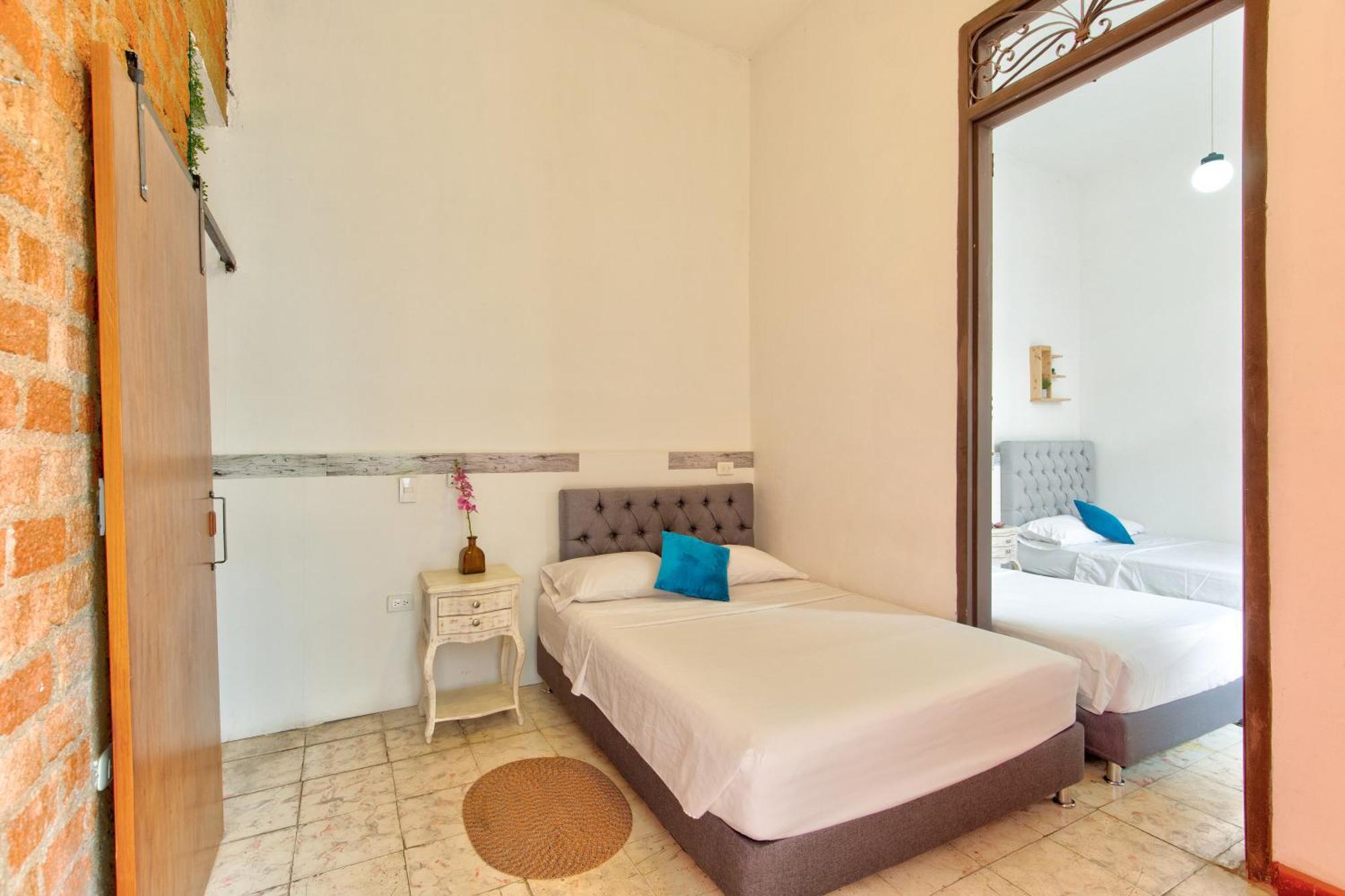 Casa Blanca San Antonio Hostal Boutique Cali Extérieur photo