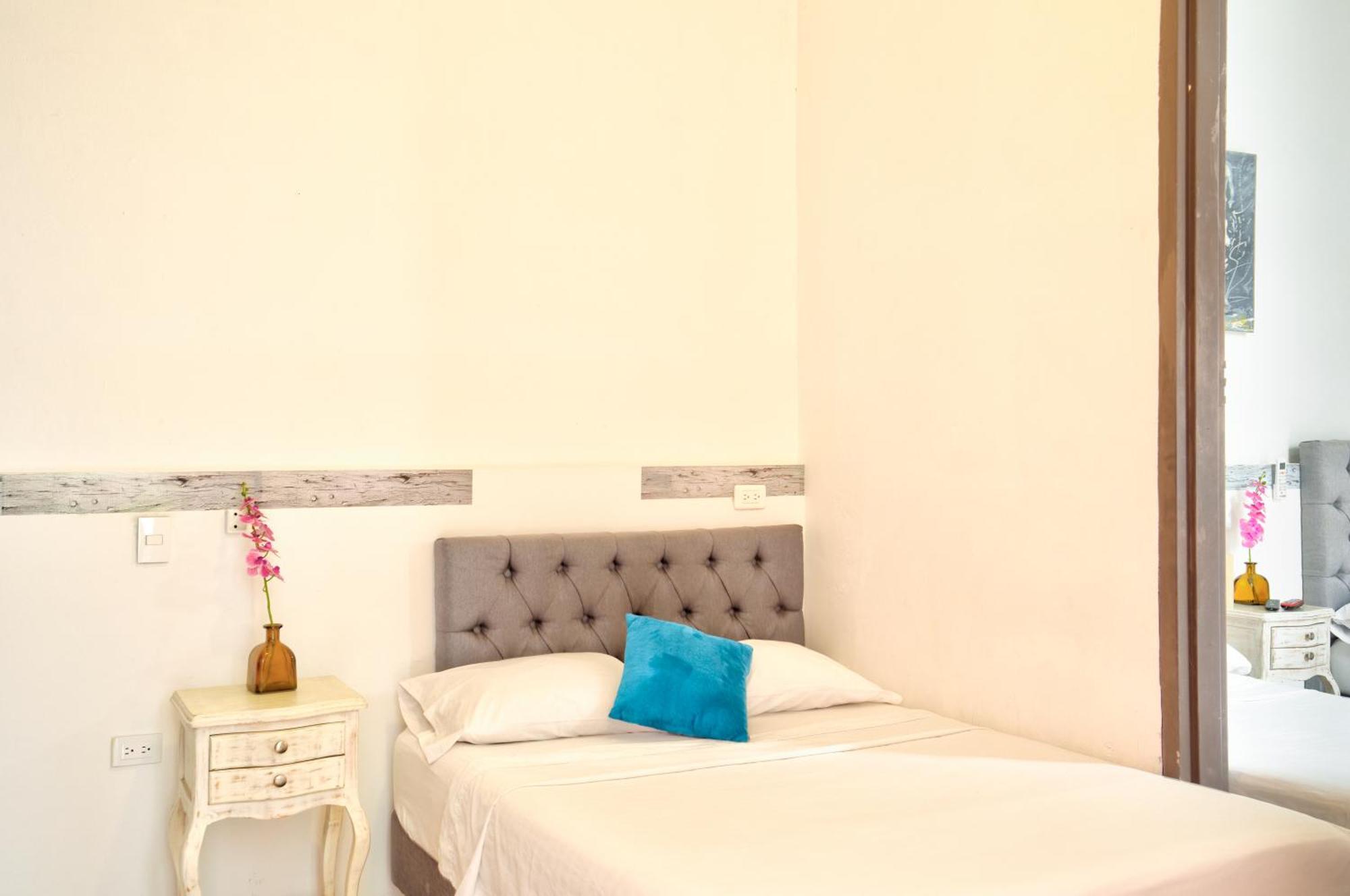 Casa Blanca San Antonio Hostal Boutique Cali Extérieur photo