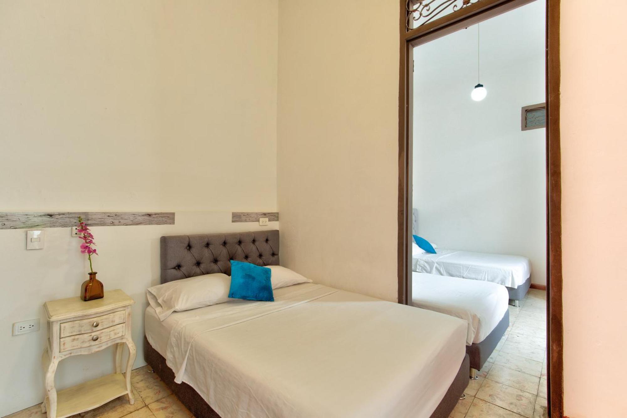 Casa Blanca San Antonio Hostal Boutique Cali Extérieur photo