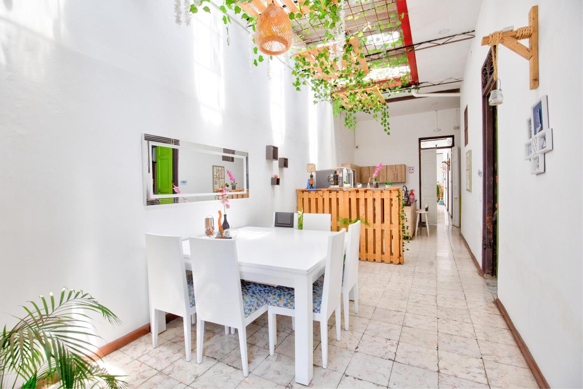 Casa Blanca San Antonio Hostal Boutique Cali Extérieur photo