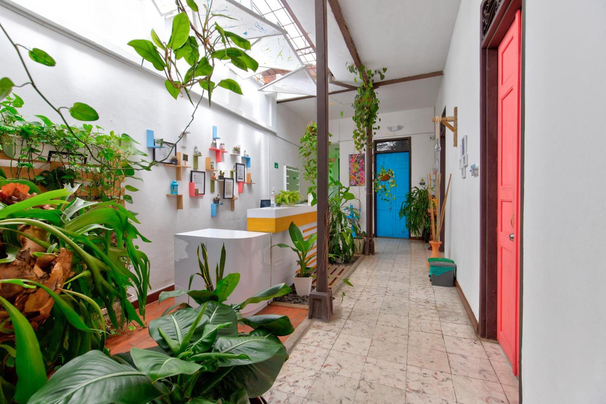 Casa Blanca San Antonio Hostal Boutique Cali Extérieur photo
