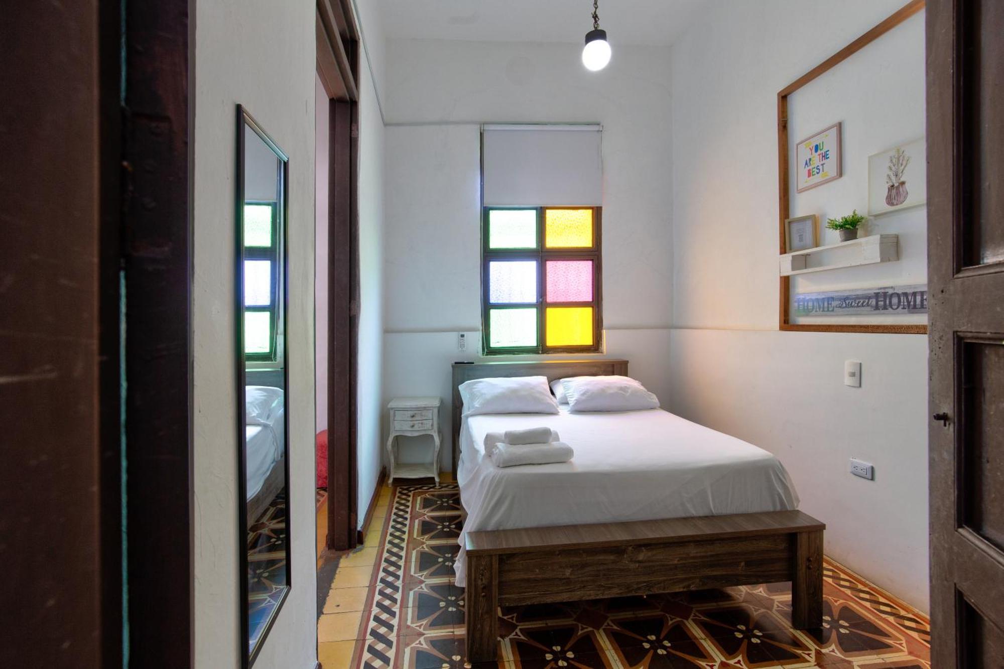 Casa Blanca San Antonio Hostal Boutique Cali Extérieur photo